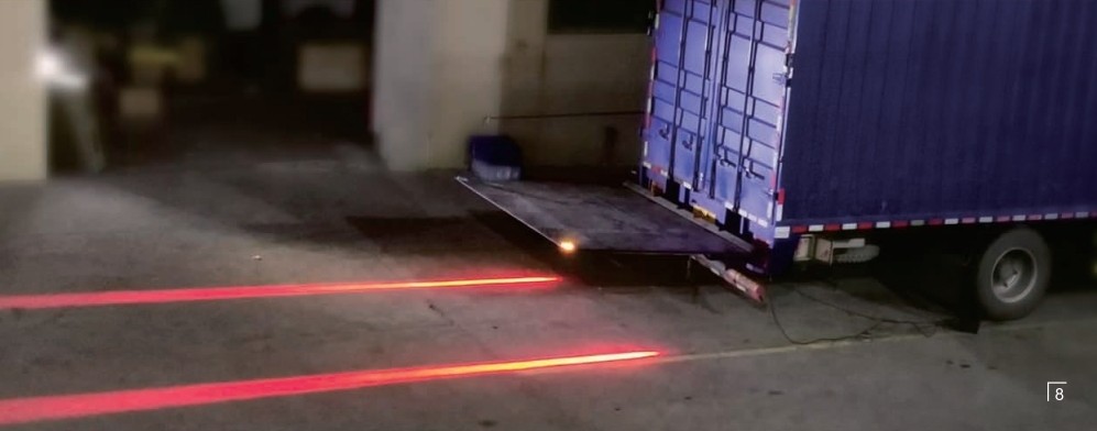 ضوء خط تحذير LED للمركبات ذات المنحدر المائل