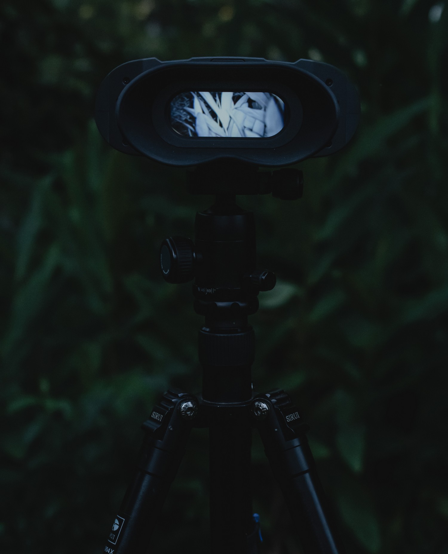 الرؤية الليلية NVB 200 - التبديل التلقائي للوضع المزدوج ليلا ونهارا