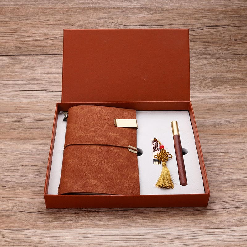 قلم خشبي مع مجموعة دفتر هدية