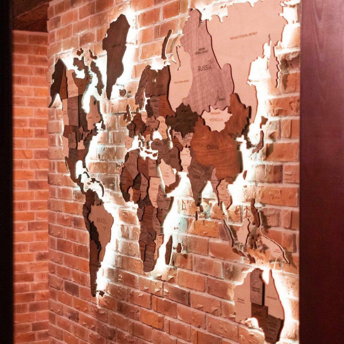 لوحة جدارية خشبية لخريطة العالم بإضاءة ليد