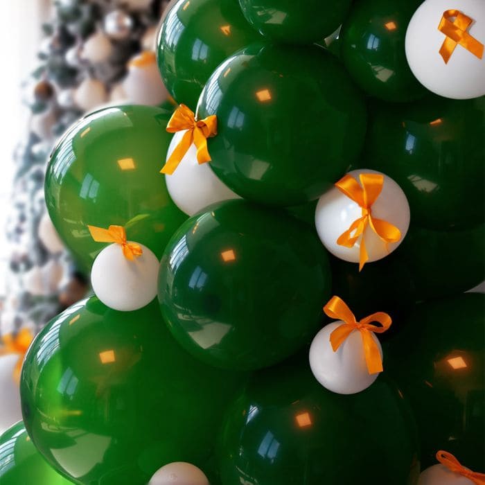شجرة عيد الميلاد بالون - شجرة عيد الميلاد قابلة للنفخ مصنوعة من البالونات